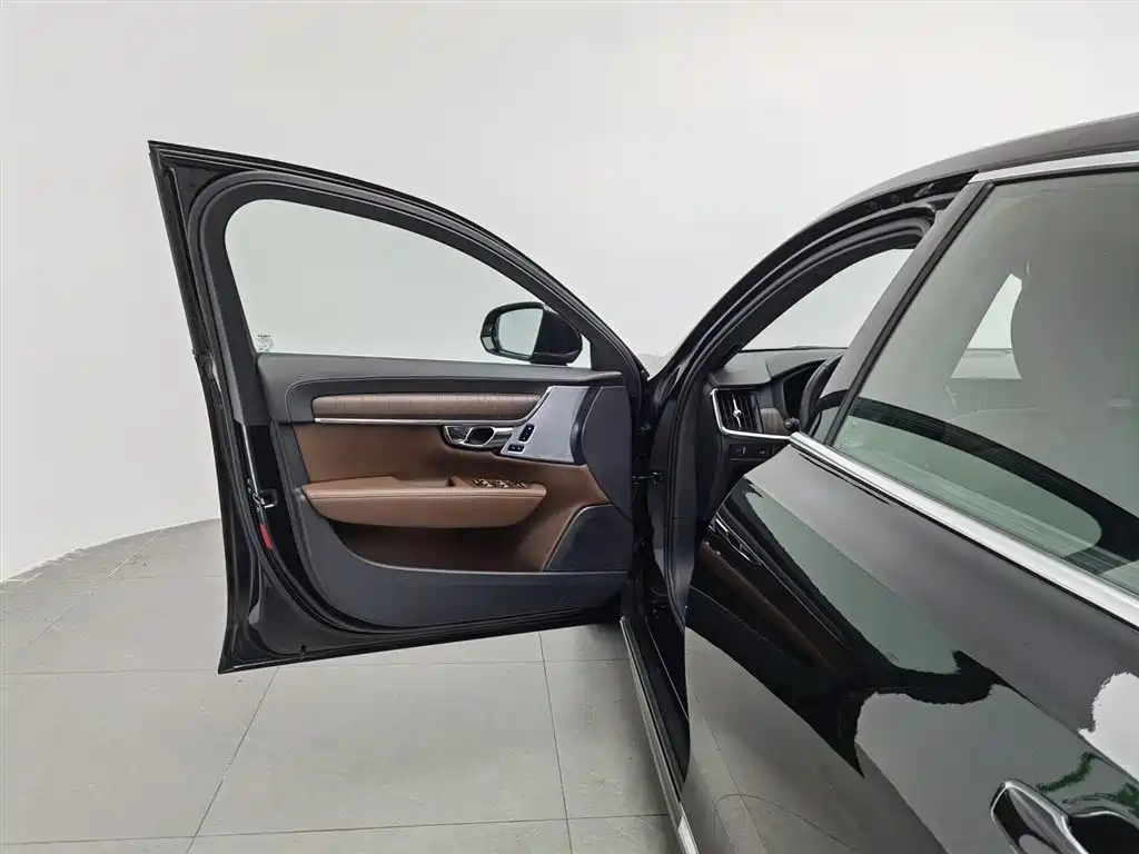 Volvo S90 2021 B5 Luxury
