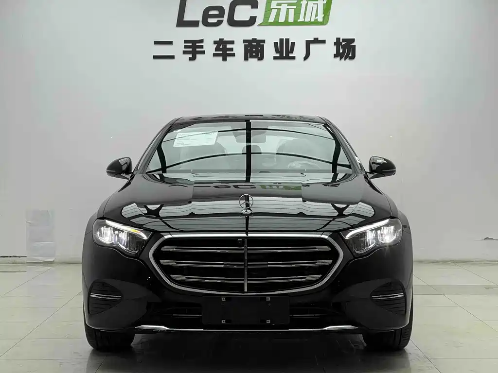 Mercedes-Benz E-Class — миниатюра 2
