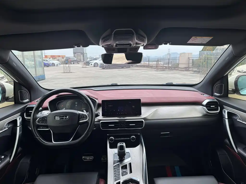 Geely Binyue — миниатюра 9