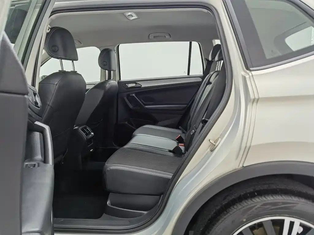 Volkswagen Tiguan L — миниатюра 15