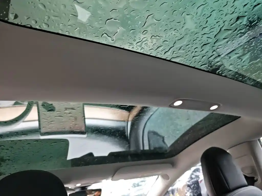 Tesla Model 3 — миниатюра 18