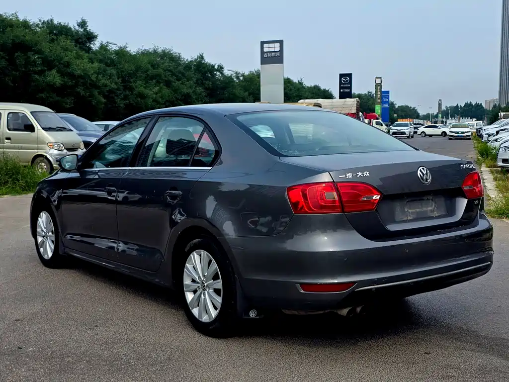 Volkswagen Sagitar 2014 1.4TSI MT Luxury
