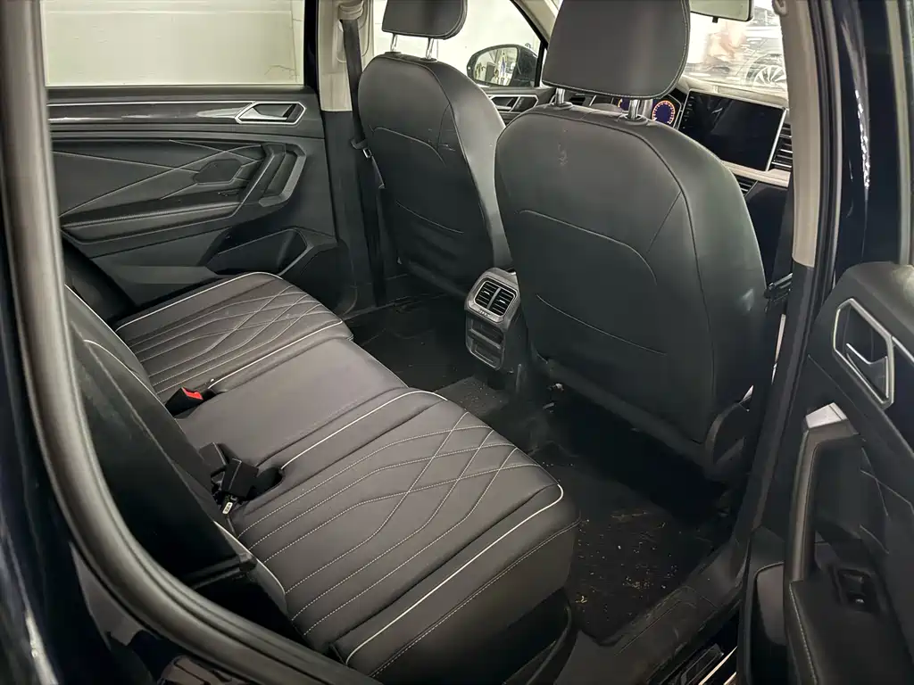 Volkswagen Tiguan L — миниатюра 11