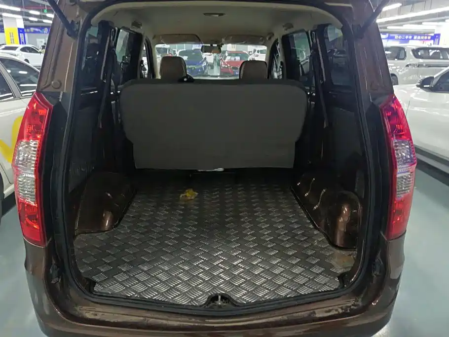 Wuling Hongguang — миниатюра 4
