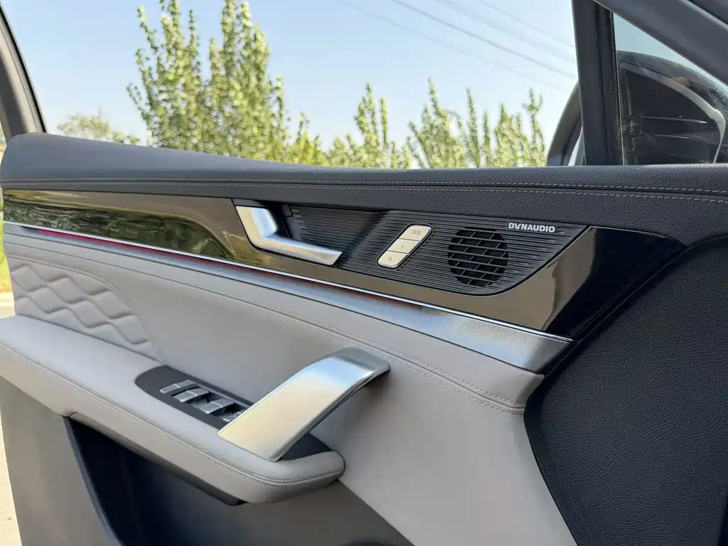 BYD Tang New Energy — миниатюра 8