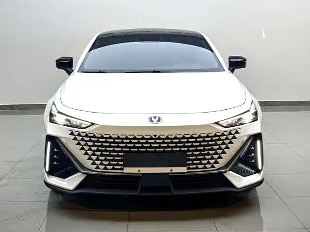 CHANGAN  UNI V 2023
