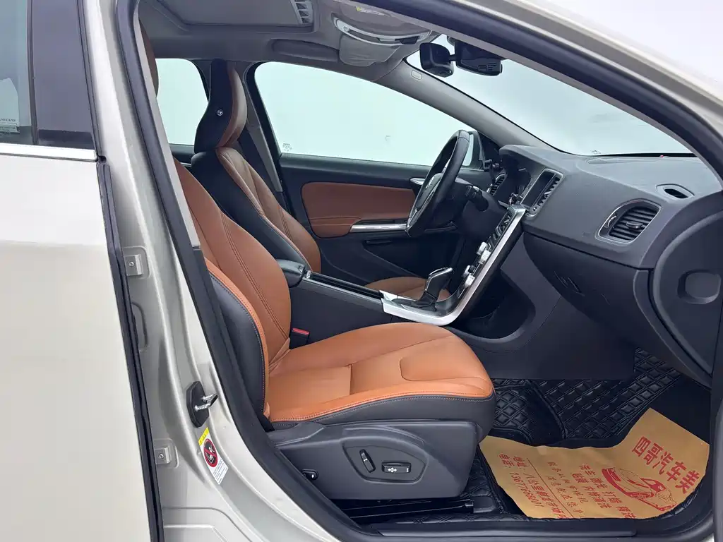 Volvo S60 — миниатюра 5