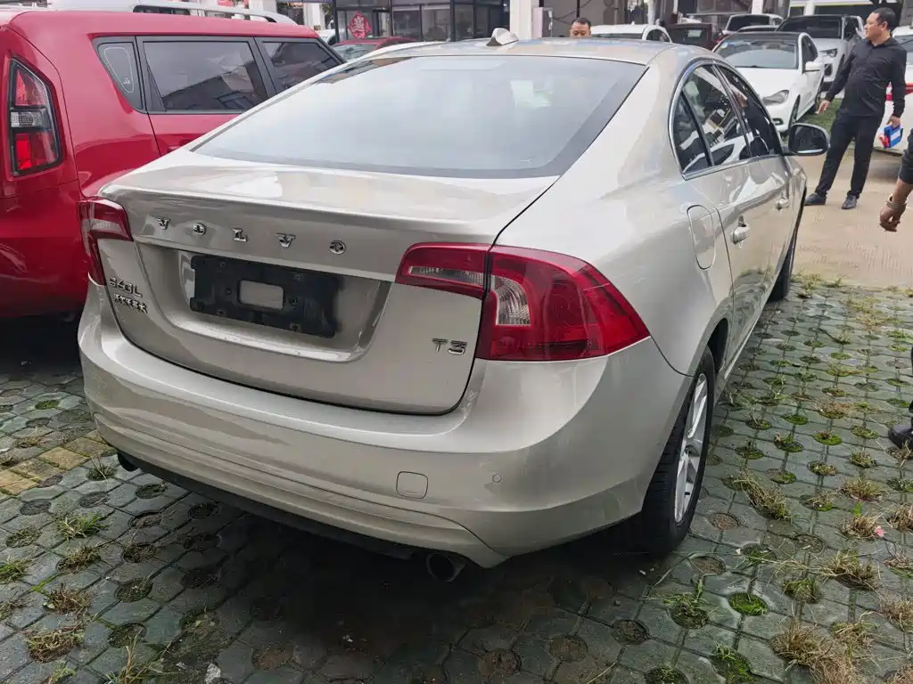 Volvo S60 — миниатюра 6