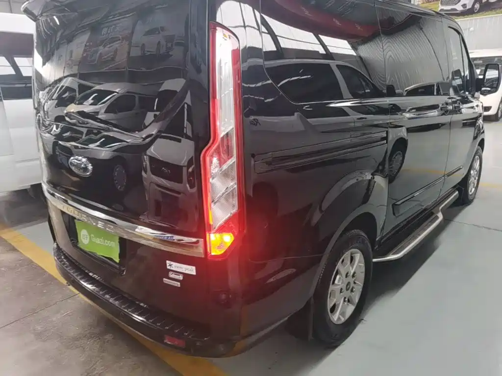 Ford Tourneo 2016 2.0T MT