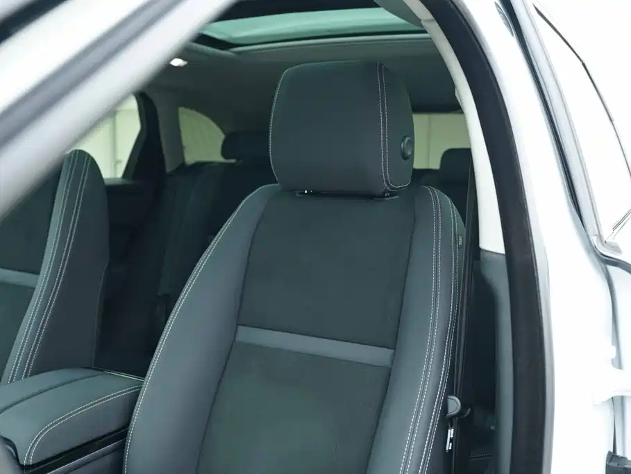 Land Rover Velar — миниатюра 12