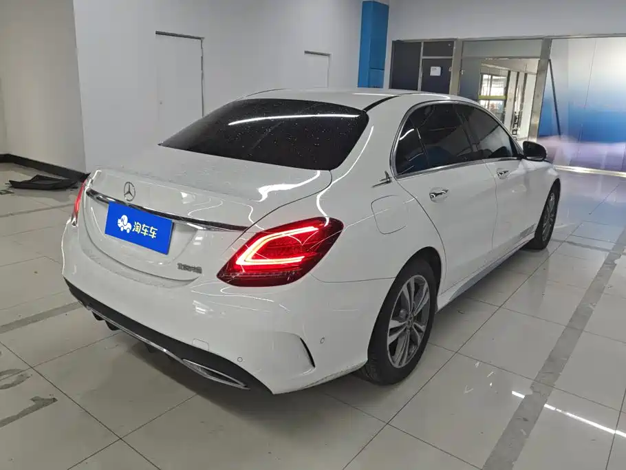 Mercedes-Benz C-Class — миниатюра 3