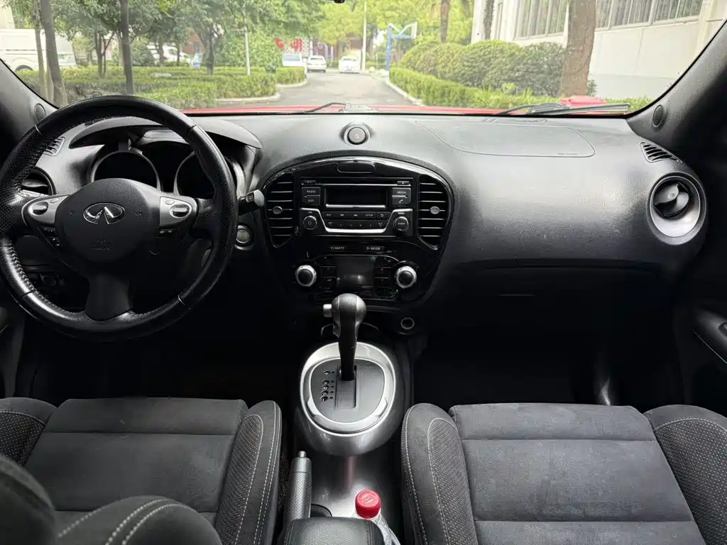 Infiniti ESQ — миниатюра 5