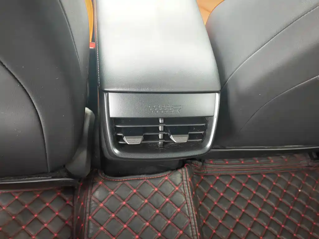 Changan UNI-V 2025 1.5T 500Bar Luxury Sport