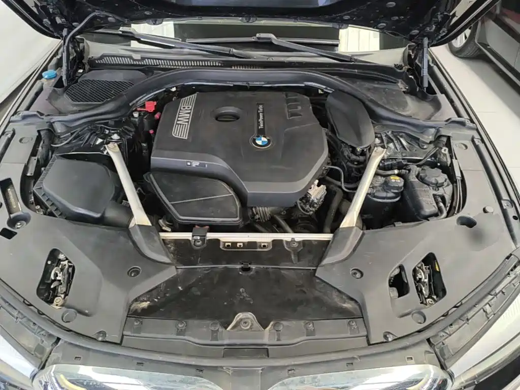 BMW 5 Series — миниатюра 20