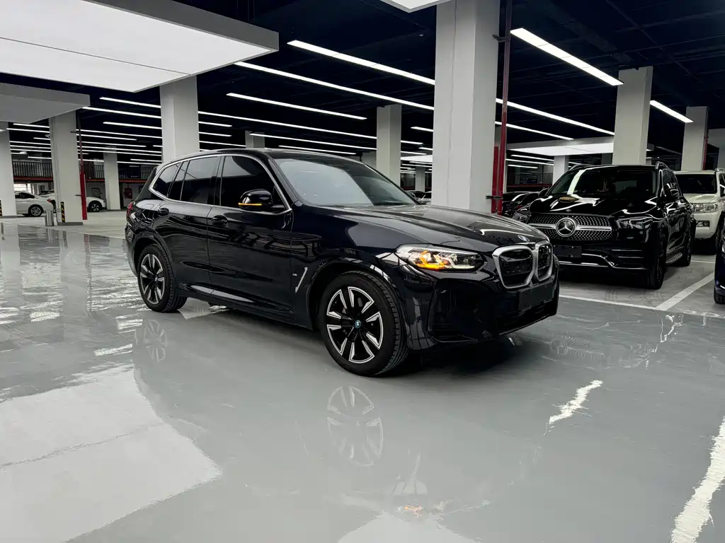 BMW iX3 2023 Lead