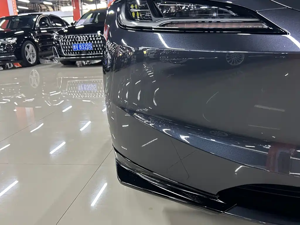 Tesla Model 3 — миниатюра 12