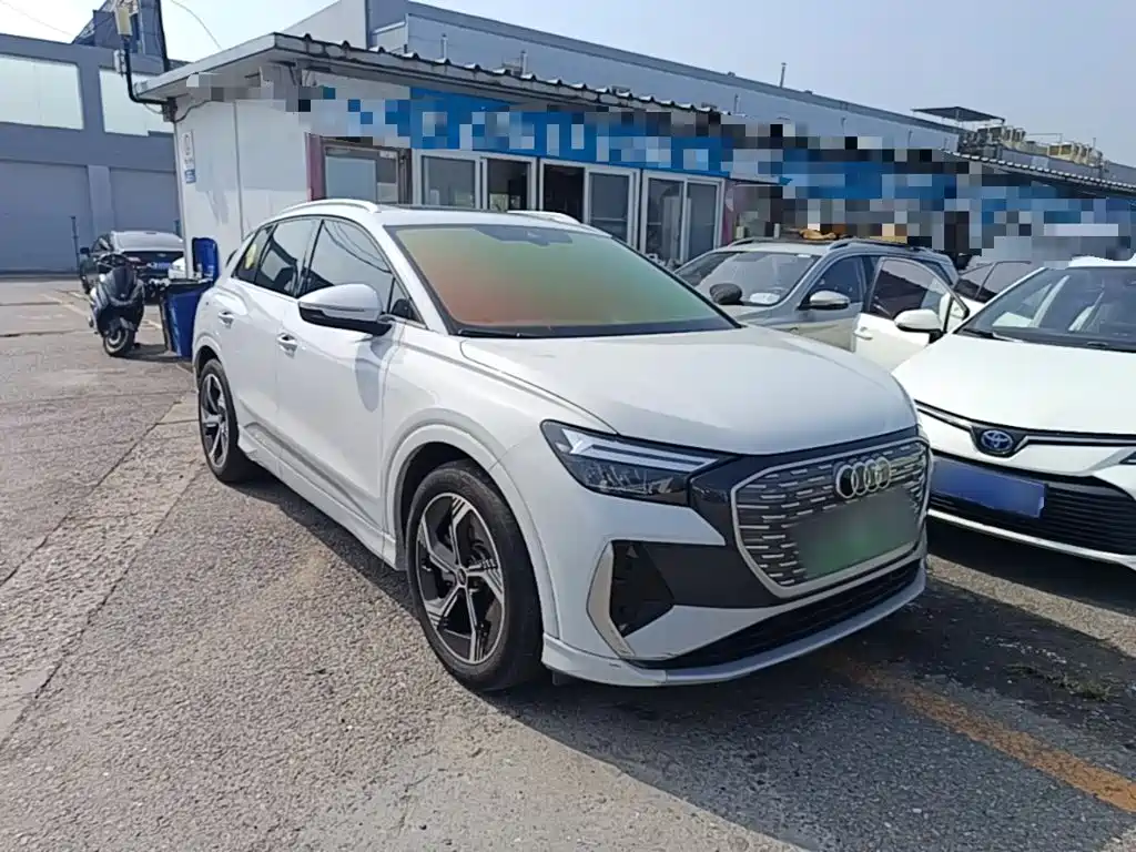Audi Q4 e-tron — миниатюра 4