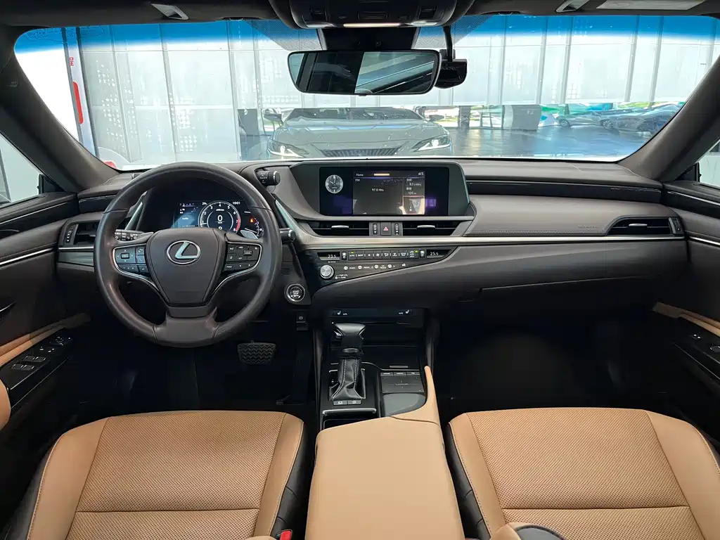 Lexus ES — миниатюра 8