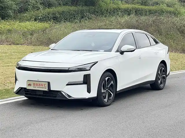 GEELY GALAXY GALAXY L6 2024