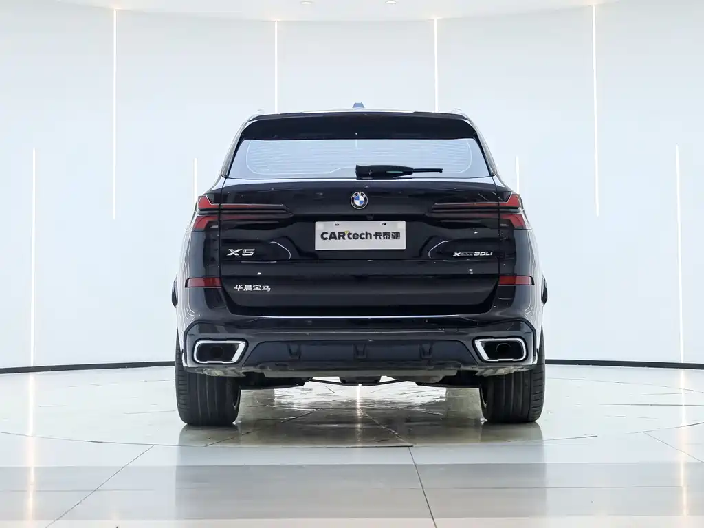 BMW X5 2023 xDrive 30Li Premium M Sport