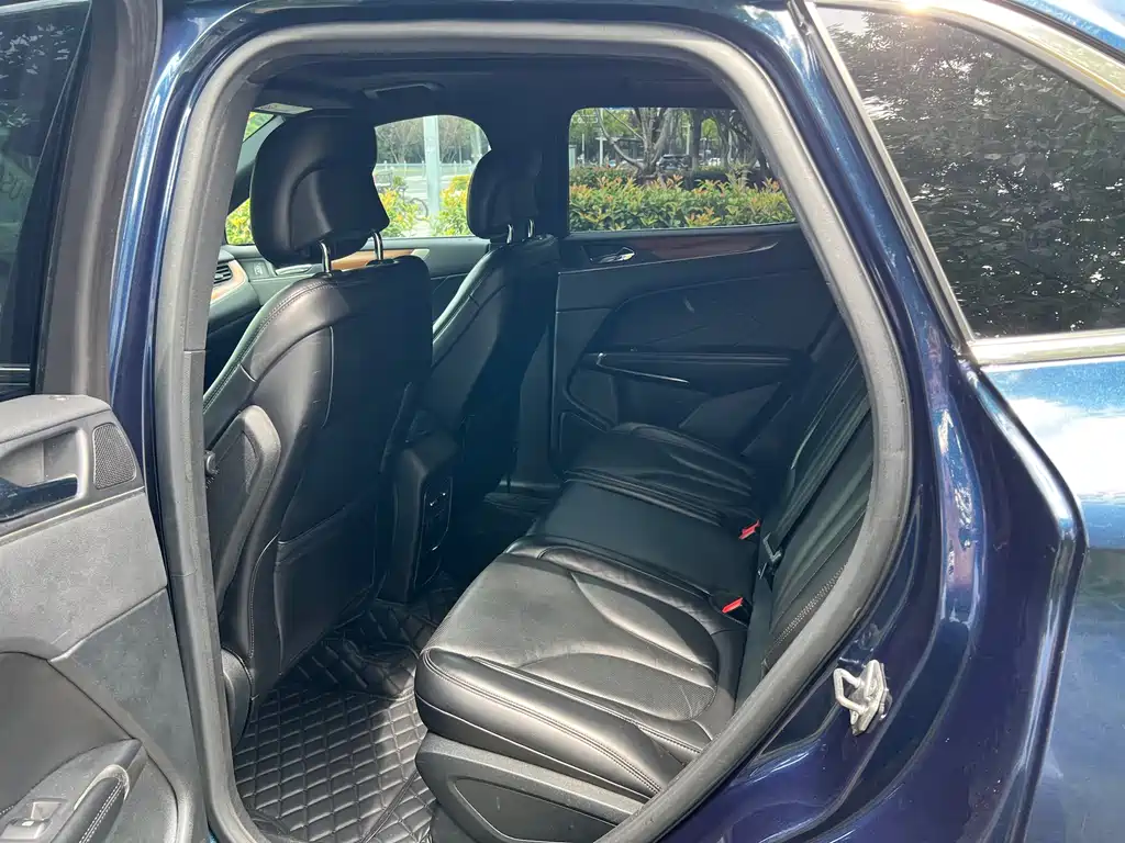 Lincoln MKC — миниатюра 15