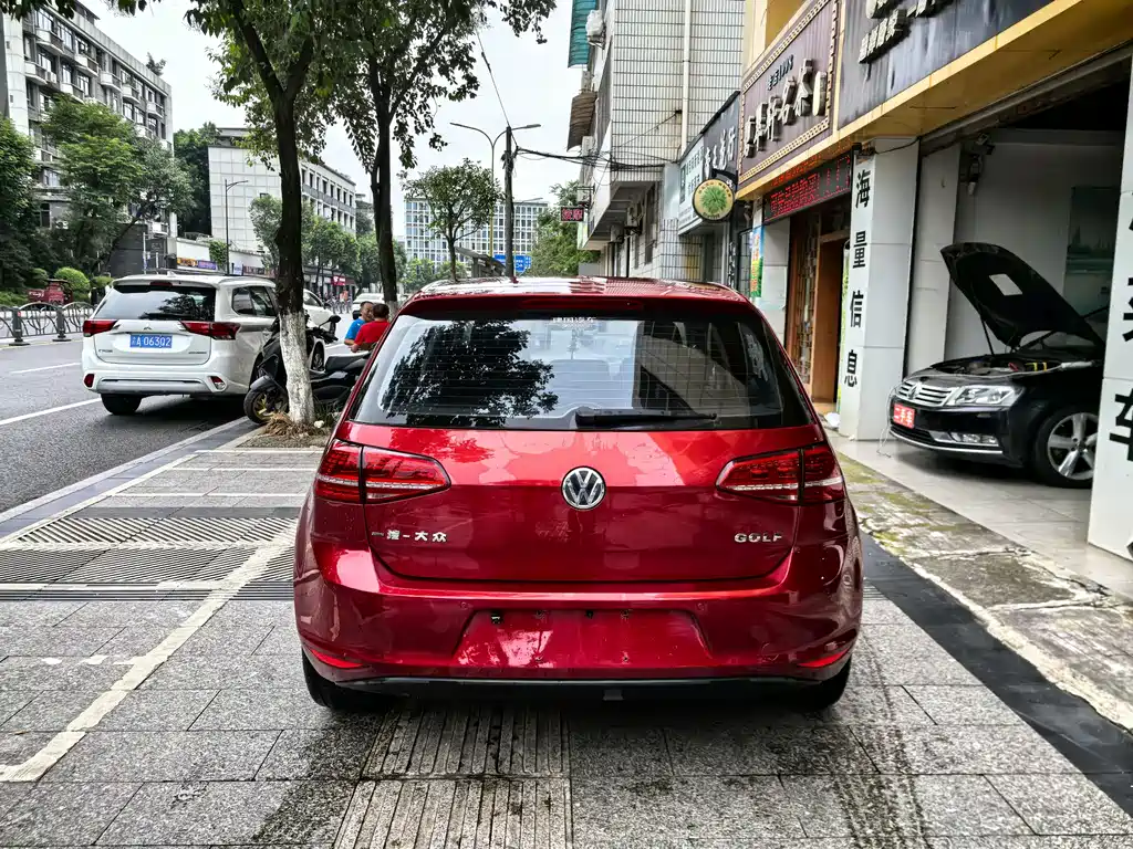 Volkswagen Golf 2015 1.6L AT Comfort