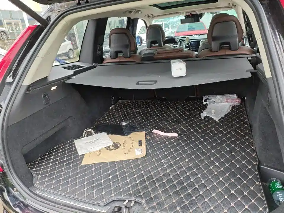 Volvo XC90 2018 T6 5 мест