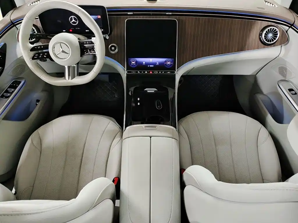 Mercedes-Benz EQE SUV — миниатюра 14