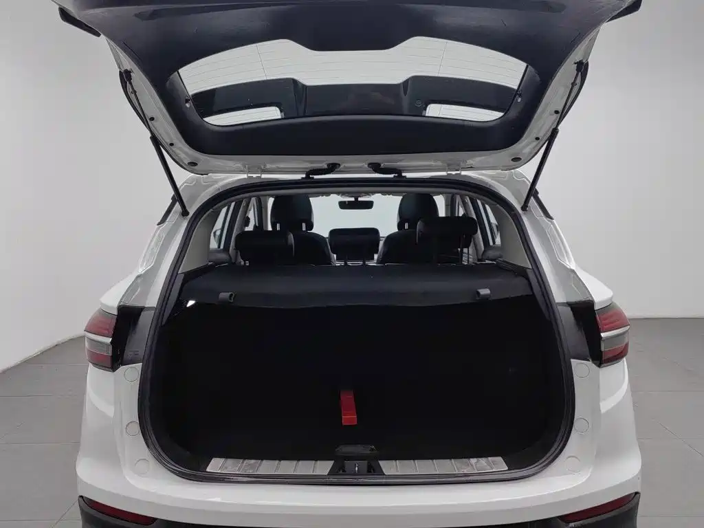 Geely Binyue — миниатюра 16