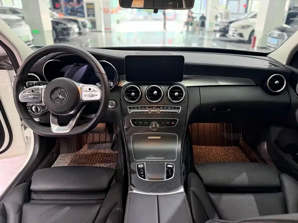 Mercedes-Benz C-Class — миниатюра 10