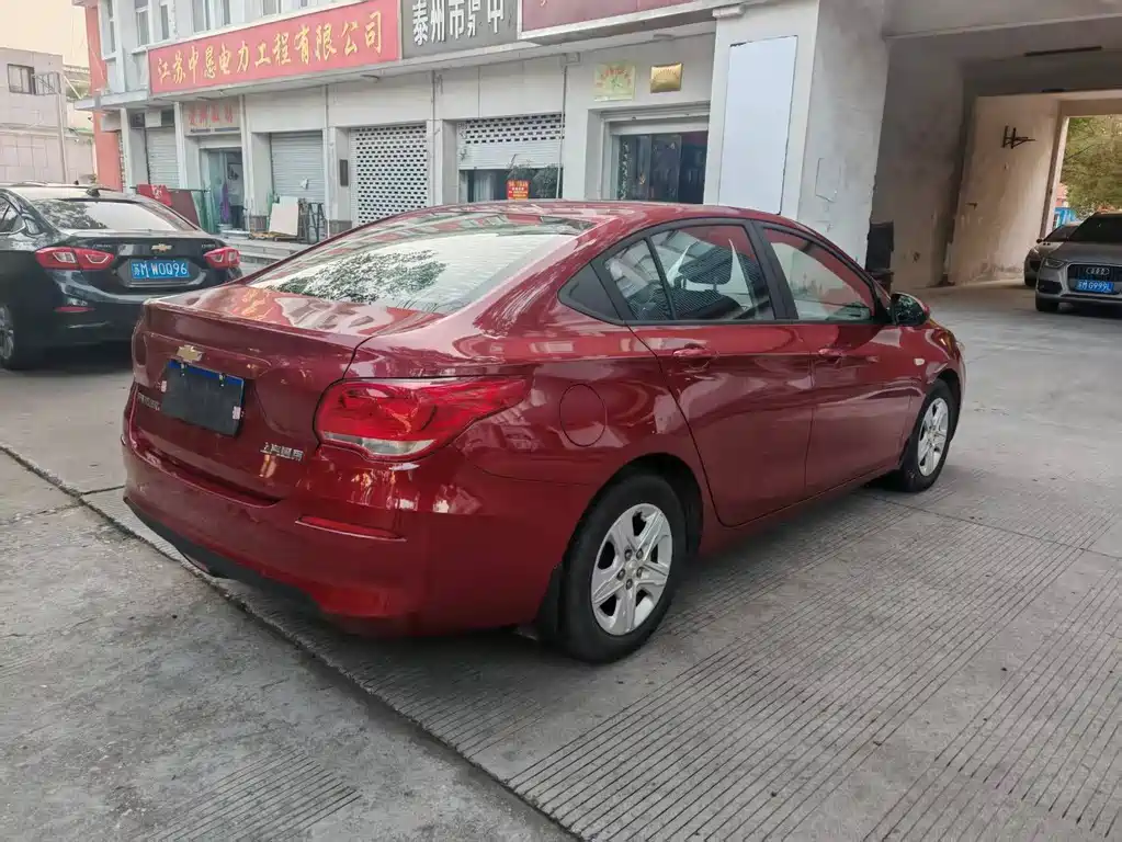 CHEVROLET CRUZE