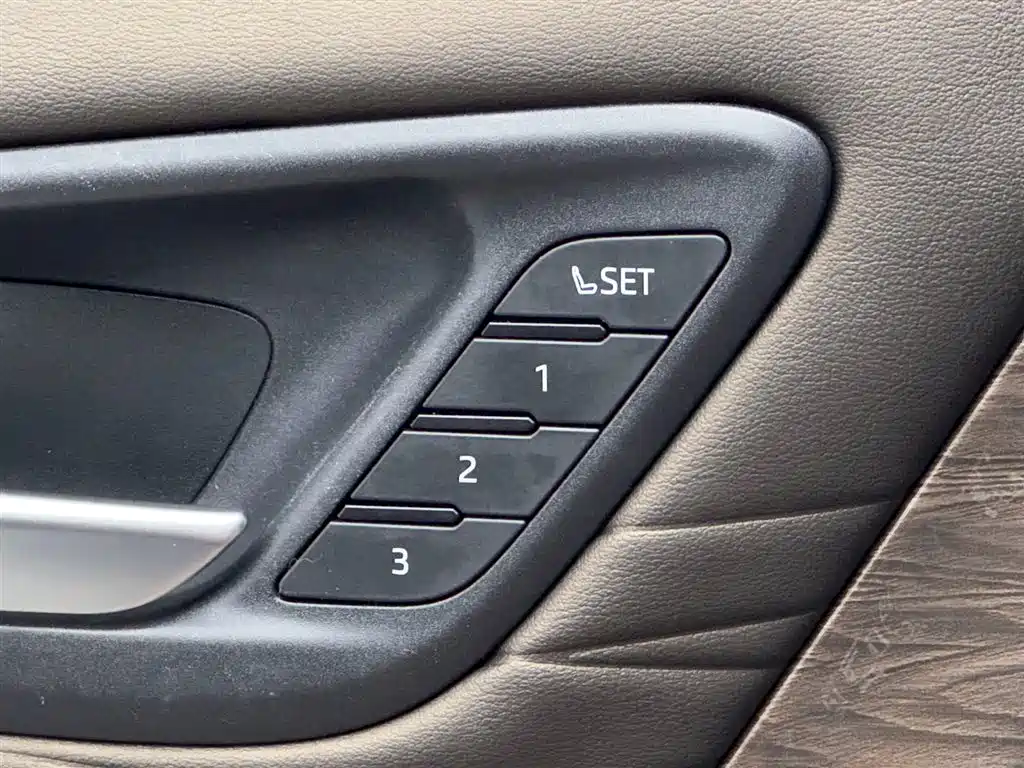 Toyota Alphard — фотографии объявления, Фото 21