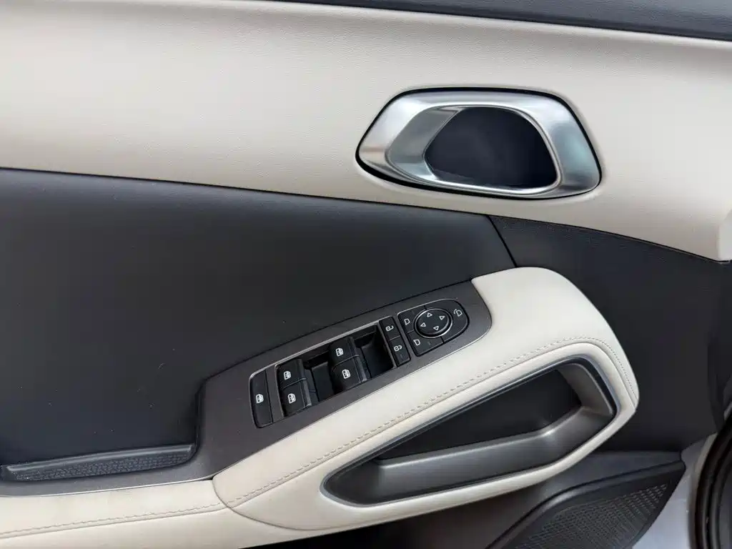 BYD Yuan UP — миниатюра 10