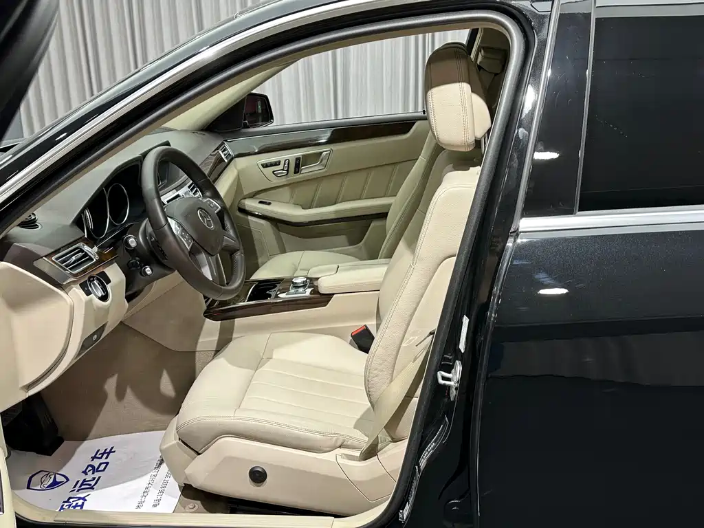Mercedes-Benz E-Class — миниатюра 9