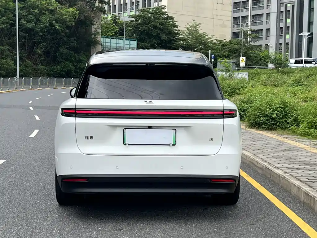 Li Auto i8 2025 Standard
