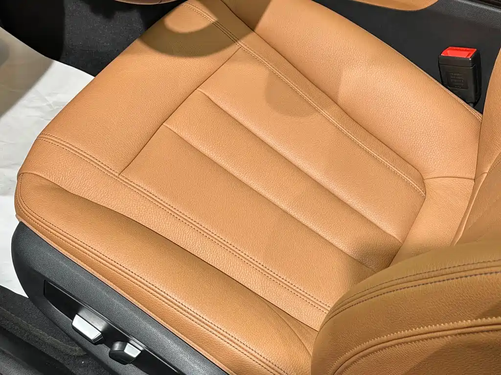 BMW 5 Series — миниатюра 11