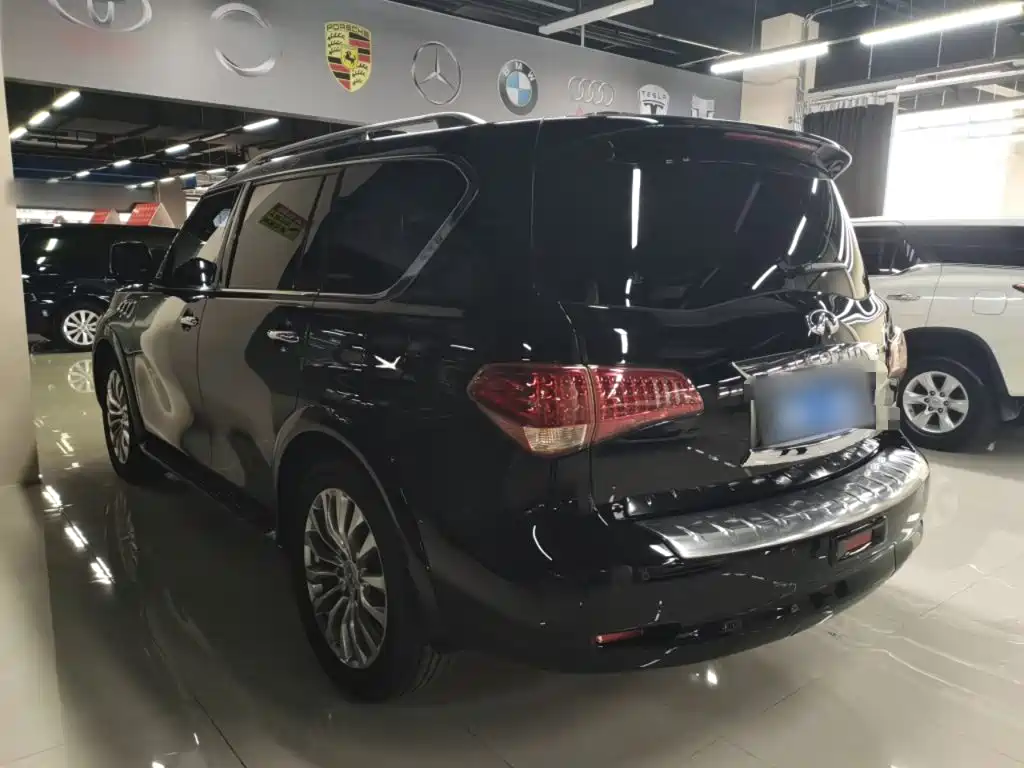 Infiniti QX80 2013 5.6L 4WD