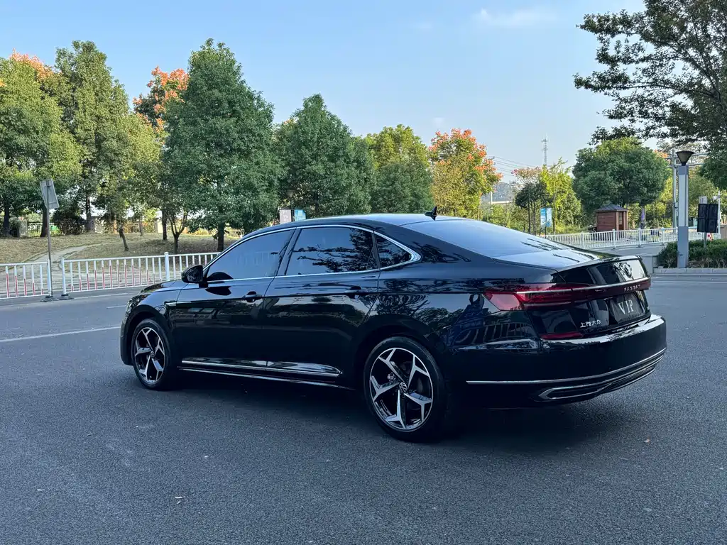 Volkswagen Passat — миниатюра 7
