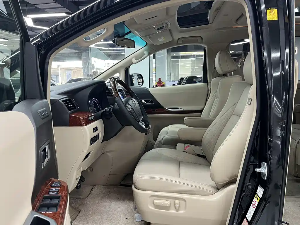 Toyota Alphard 2011 3.5L Luxury