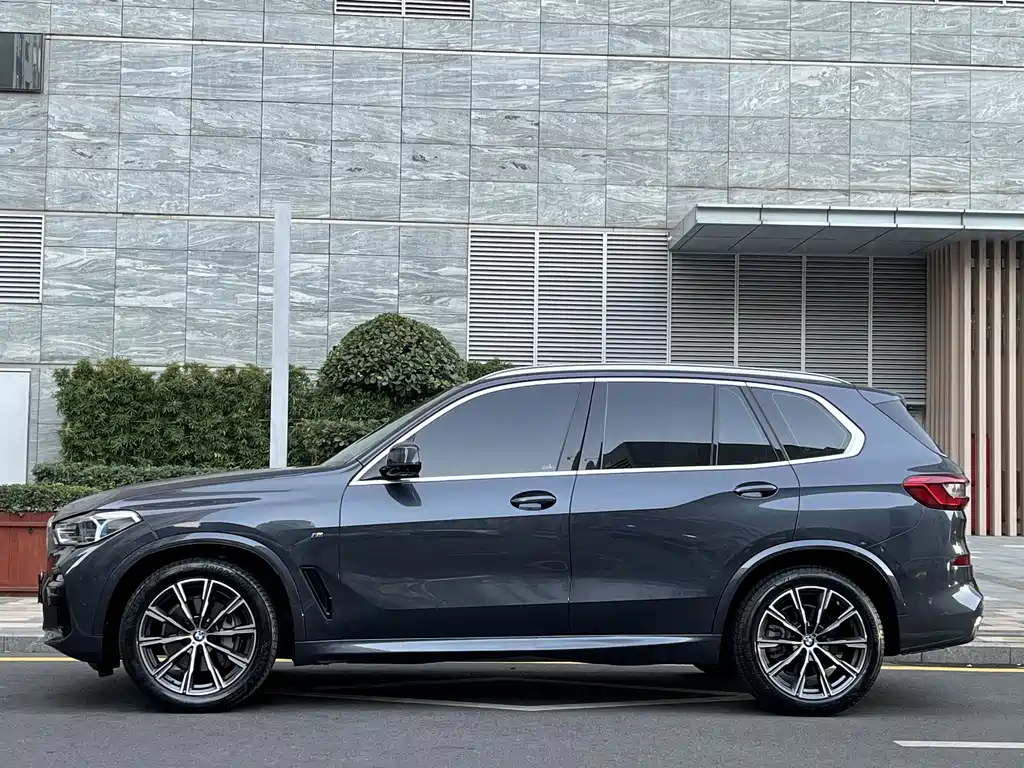 BMW X5 2020 xDrive40i M Sport