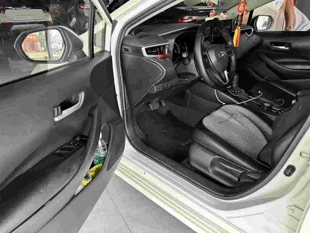 Toyota Corolla — миниатюра 4