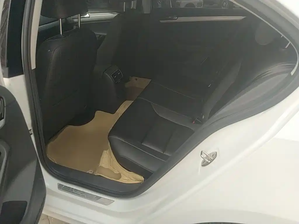 Volkswagen Sagitar — миниатюра 17