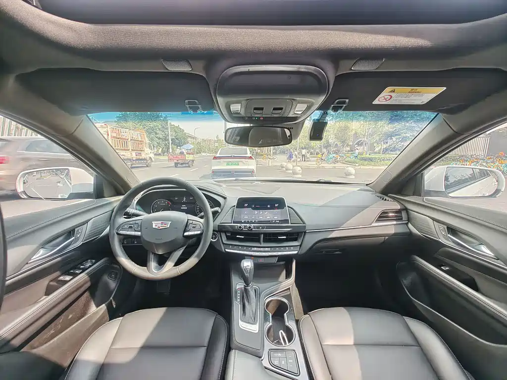 Cadillac CT4 — миниатюра 4