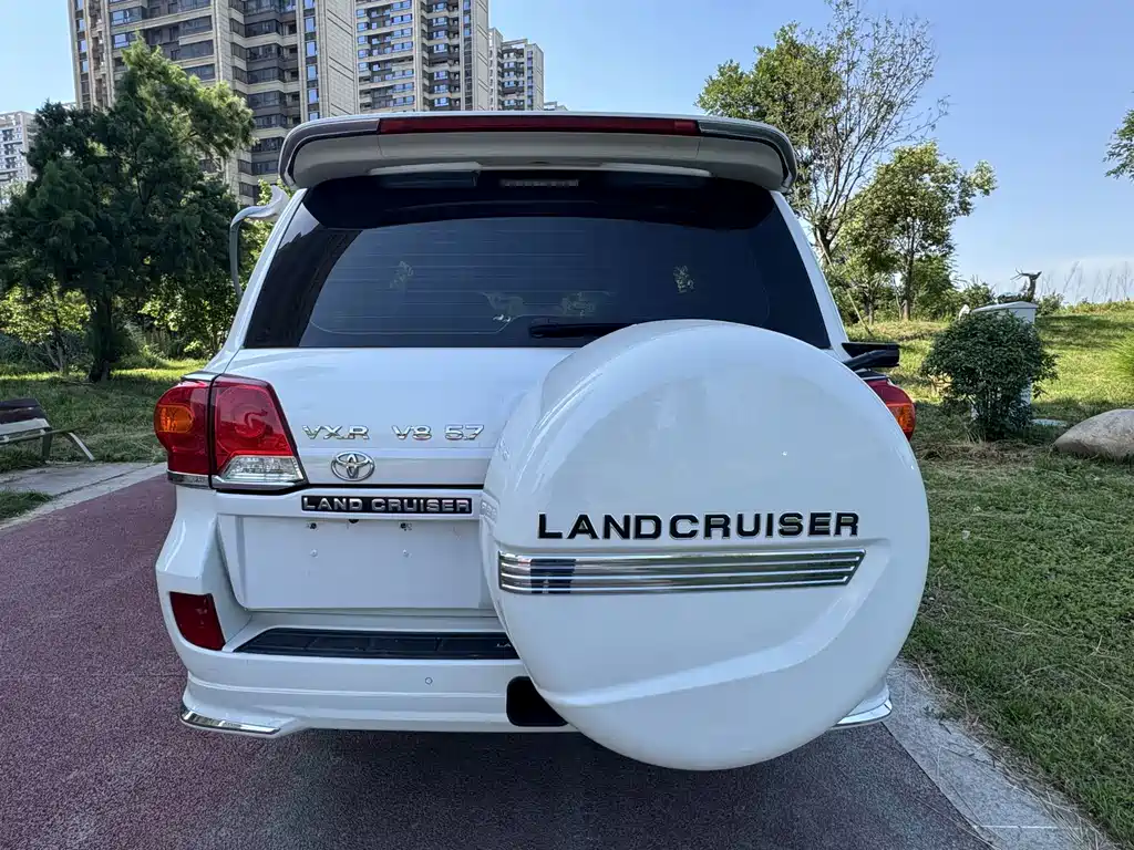 Toyota Land Cruiser 2015 5.7L