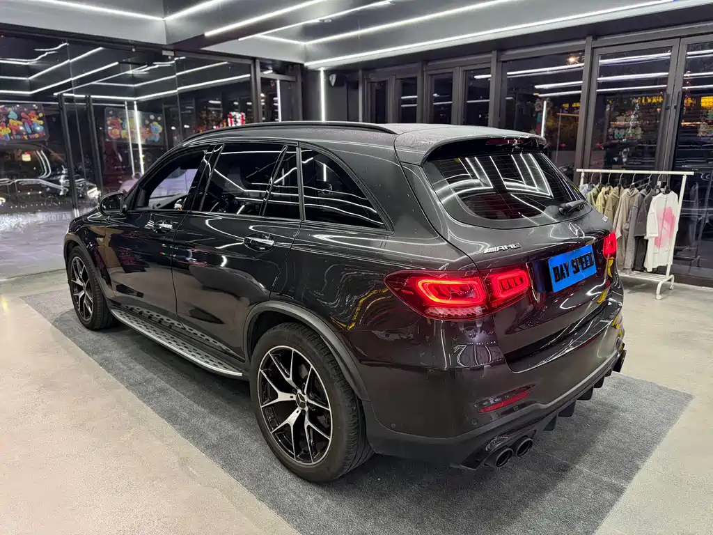 MERCEDES-BENZ GLC AMG