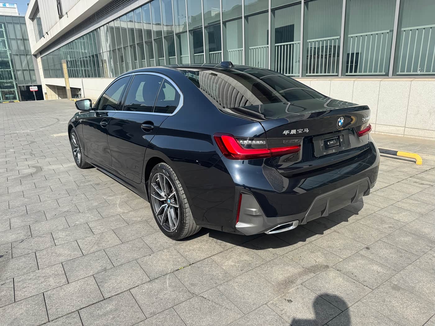 BMW 3 Series 2.0 л 2023 г. Чёрный, пробег 47000 км