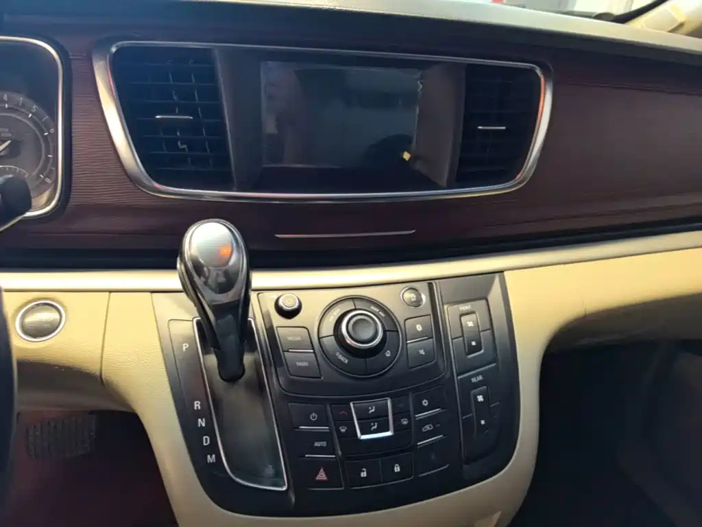Buick GL8 — миниатюра 18