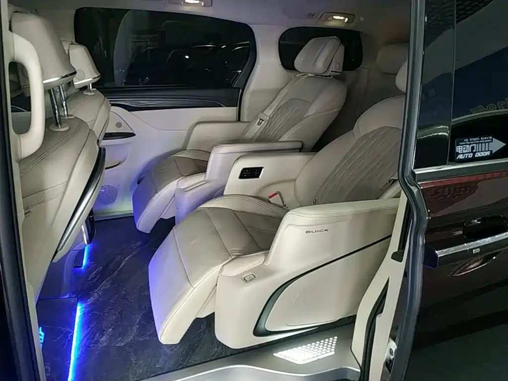 Buick GL8 — миниатюра 17