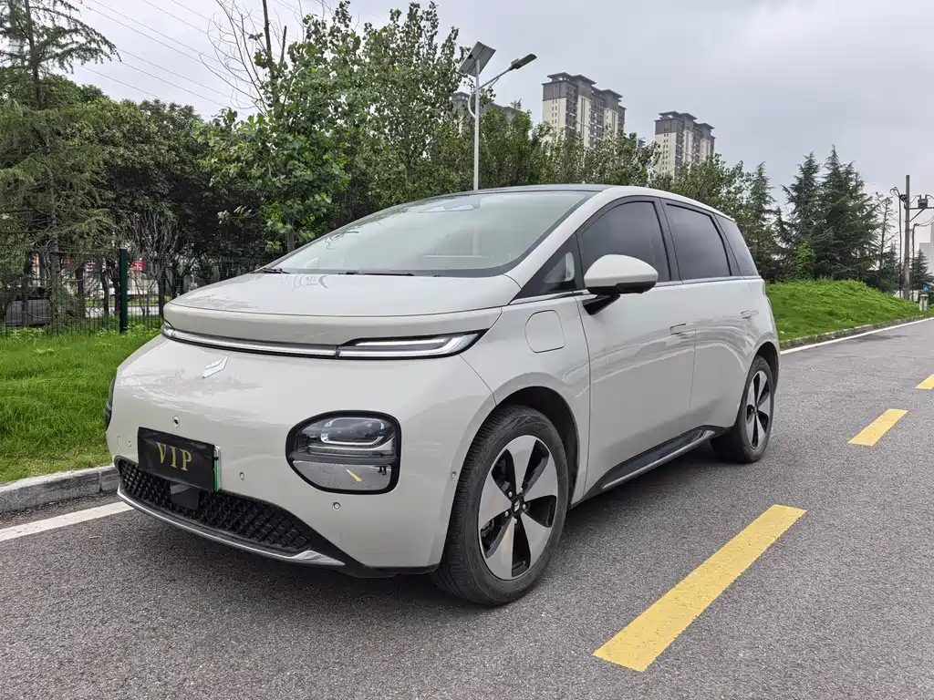 Baojun Yunduo 2024