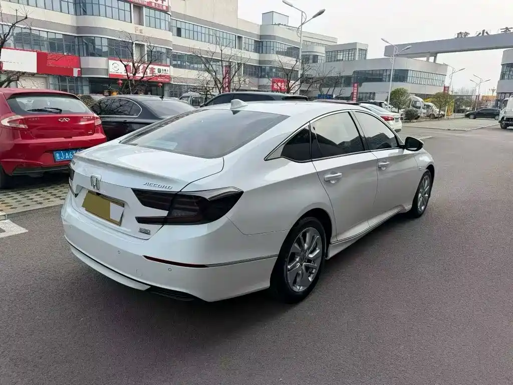 Honda Accord — миниатюра 6